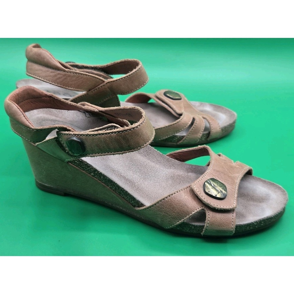 Taos Sandals Womens 39 US 8-8.5 Strappy Ankle Strap Comfort Casual Wedge Brown